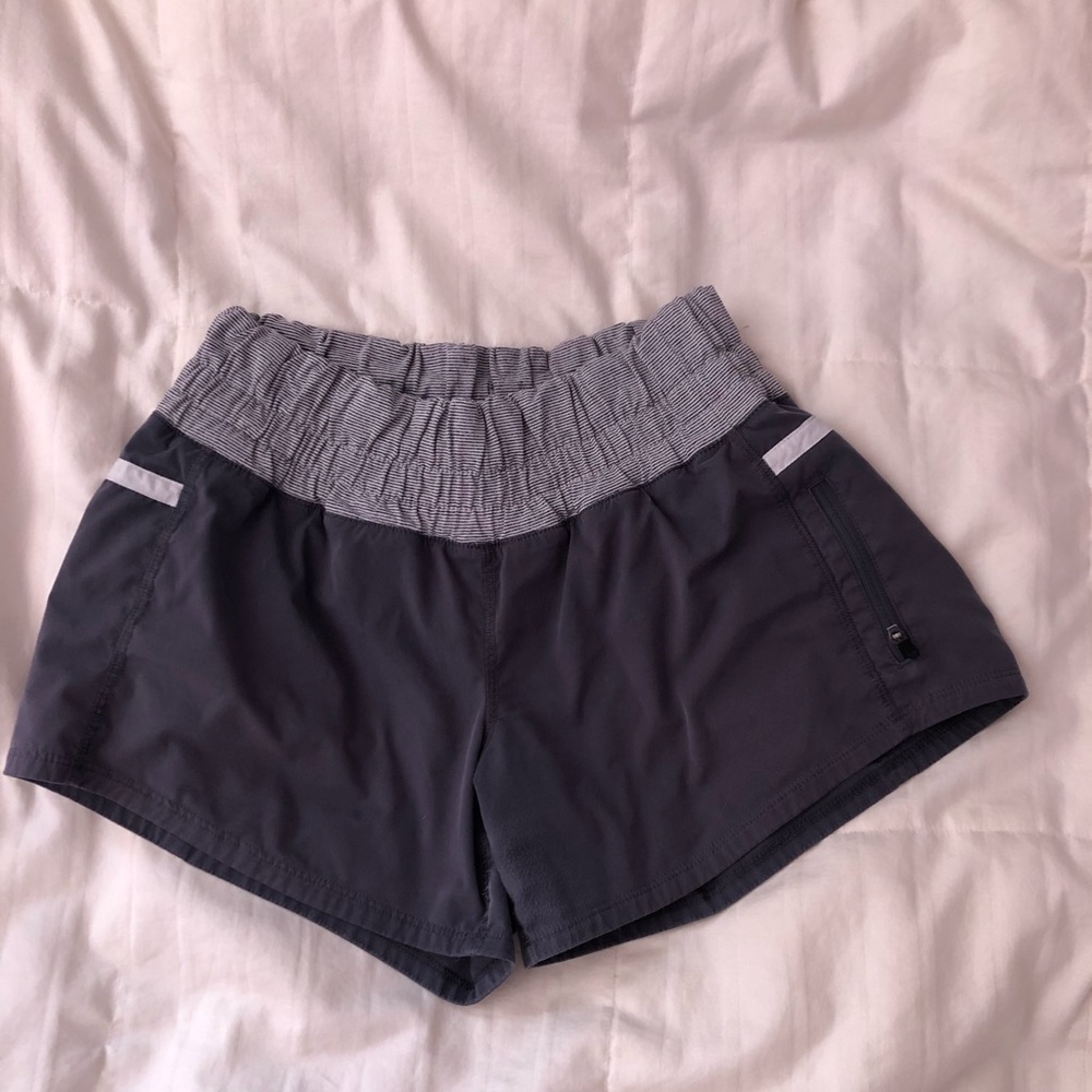 Lululemon tracker shorts